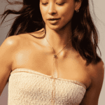 Colar Gravatinha Banhado à Ouro 18K com Nó Entrelaçado Polido no Slim