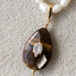 Pingente Banhado à Ouro 18K com Pedra Gota Olho De Tigre