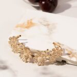 Brinco Flores Banhado à ouro 18k Cravejado com Zircônia Branca