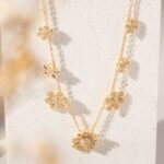 Colar 7 Flores Banhado à Ouro 18k Cravejado com Zircônia Branca