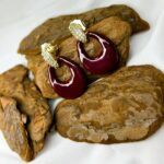 Brinco Gota Esmaltada Banhado à Ouro 18k Cravejado com Zircônia Elegante