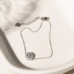 Pulseira Sol Cristal London Blue Banhada à Ródio Branco Cravejado com Zircônia