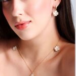 Colar Trevo Banhado à Ouro 18k Cravejado com Zircônia Branca