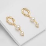 Brinco Banhado à Ouro 18K com Duas Pérolas