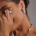 Brinco Dior Banhado à Ouro 18k Cravejado Zircônia Branca com Pérola