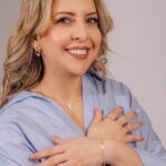 Colar Espírito Santo Banhado à Ouro 18k com Madre Pérola